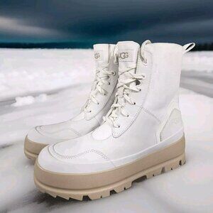 NWOB Ugg The UGG Lug Sneaker Boot